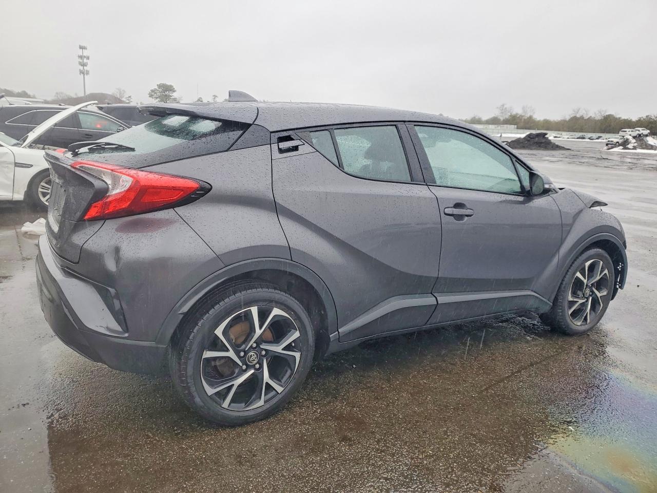 2019 Toyota C-Hr Xle - Image 3