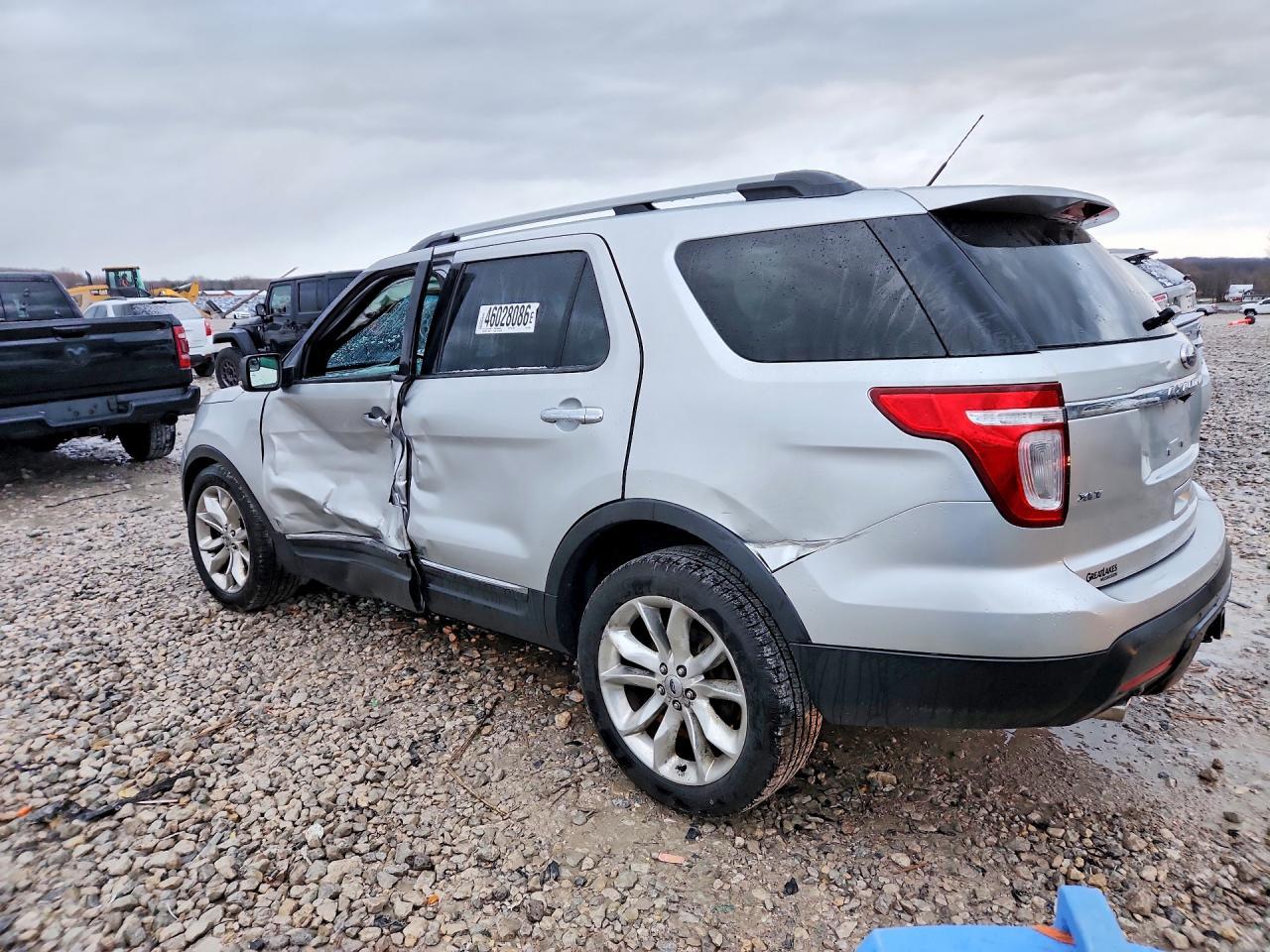 2011 Ford Explorer Xlt - Фото 2