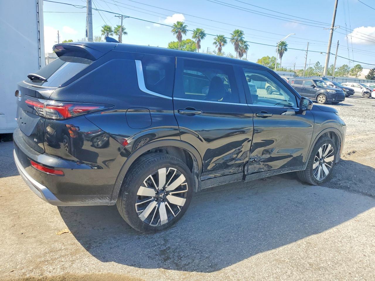 2025 Mitsubishi Outlander Se - Фото 3