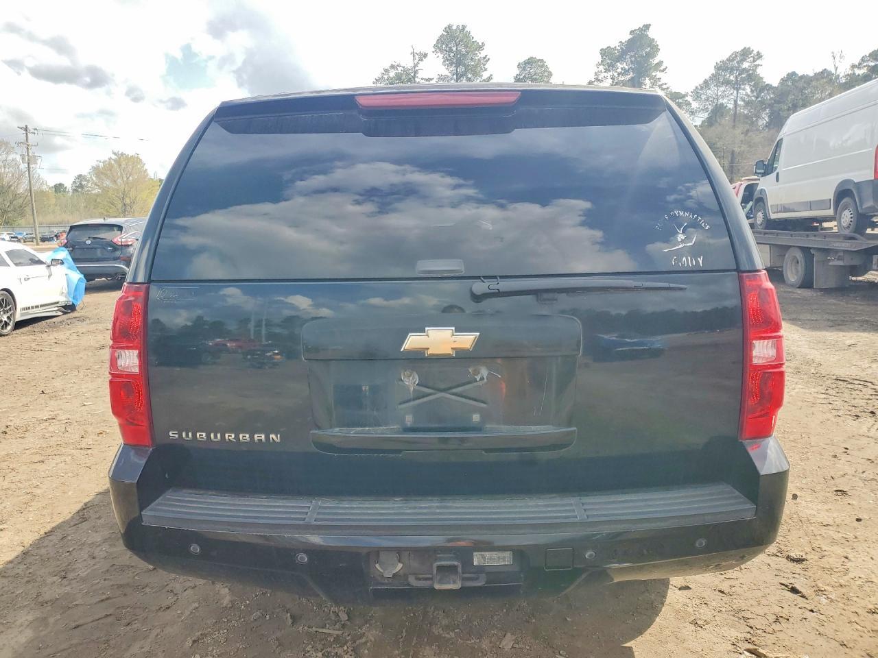 2007 Chevrolet Suburban C1500 - Image 6