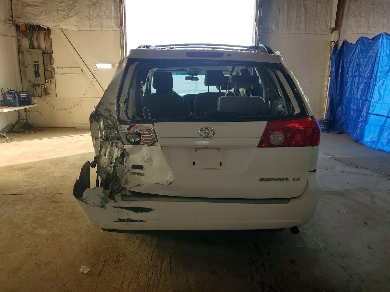 2006 Toyota Sienna Le 7 Passenger - Фото 6