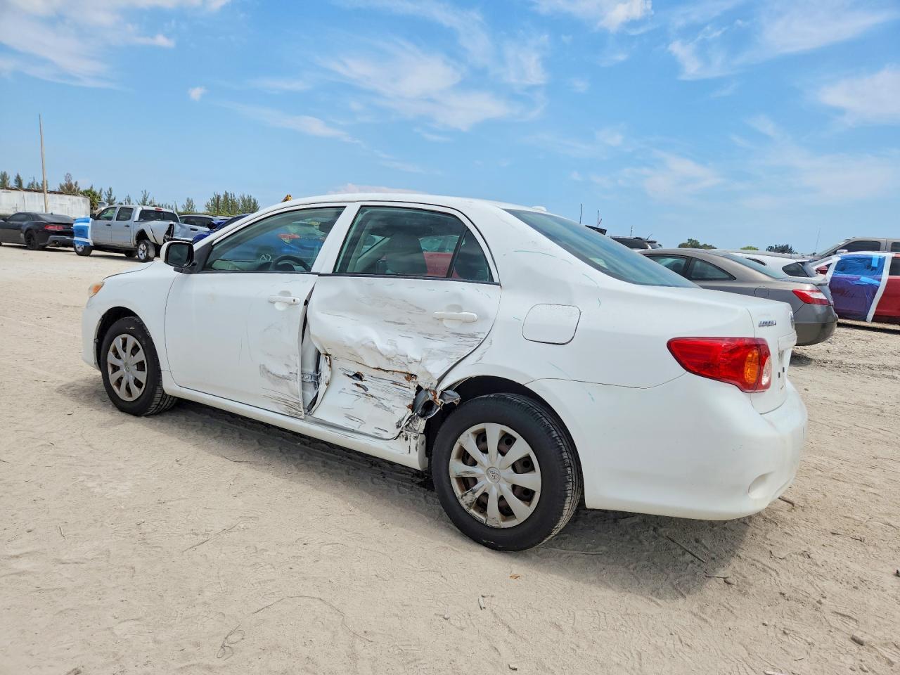 2009 Toyota Corolla Le - Фото 2