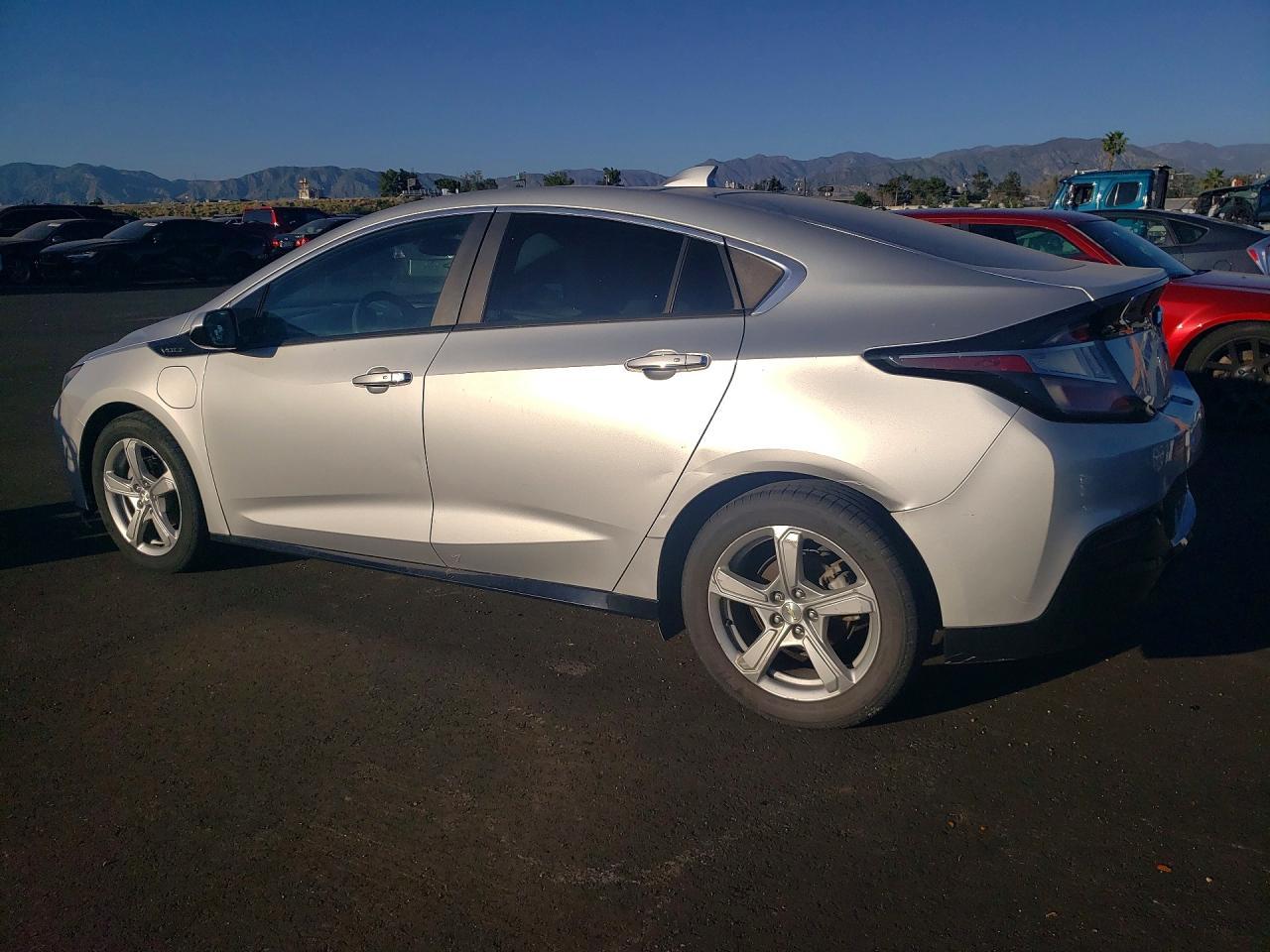 2016 Chevrolet Volt Lt - Image 2