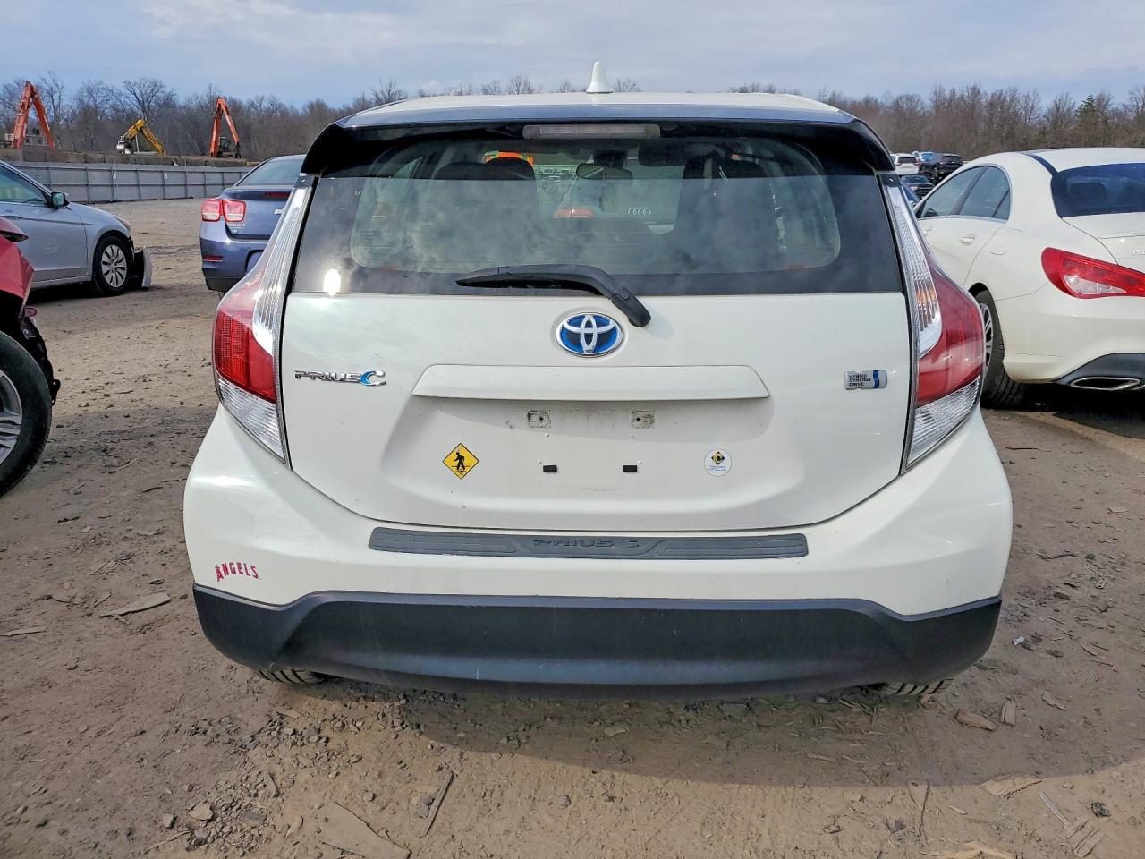 2017 Toyota Prius C - Фото 6