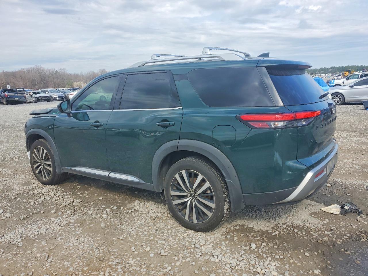 2023 Nissan Pathfinder Platinum - Фото 2