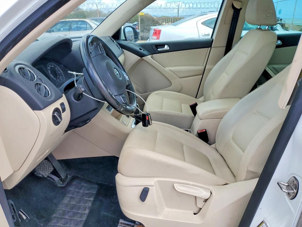2014 Volkswagen Tiguan S - Image 7