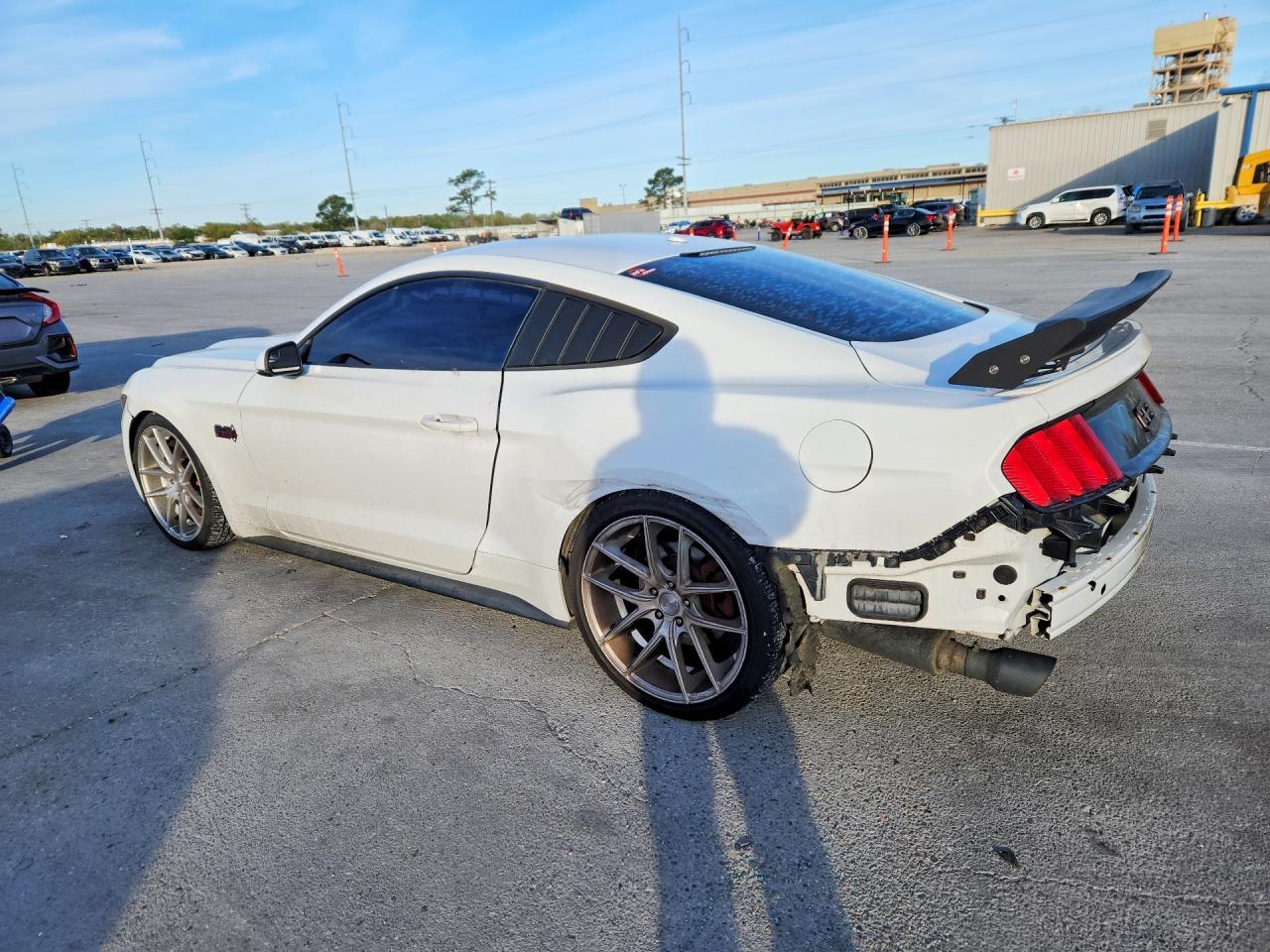 2016 Ford Mustang - Фото 2