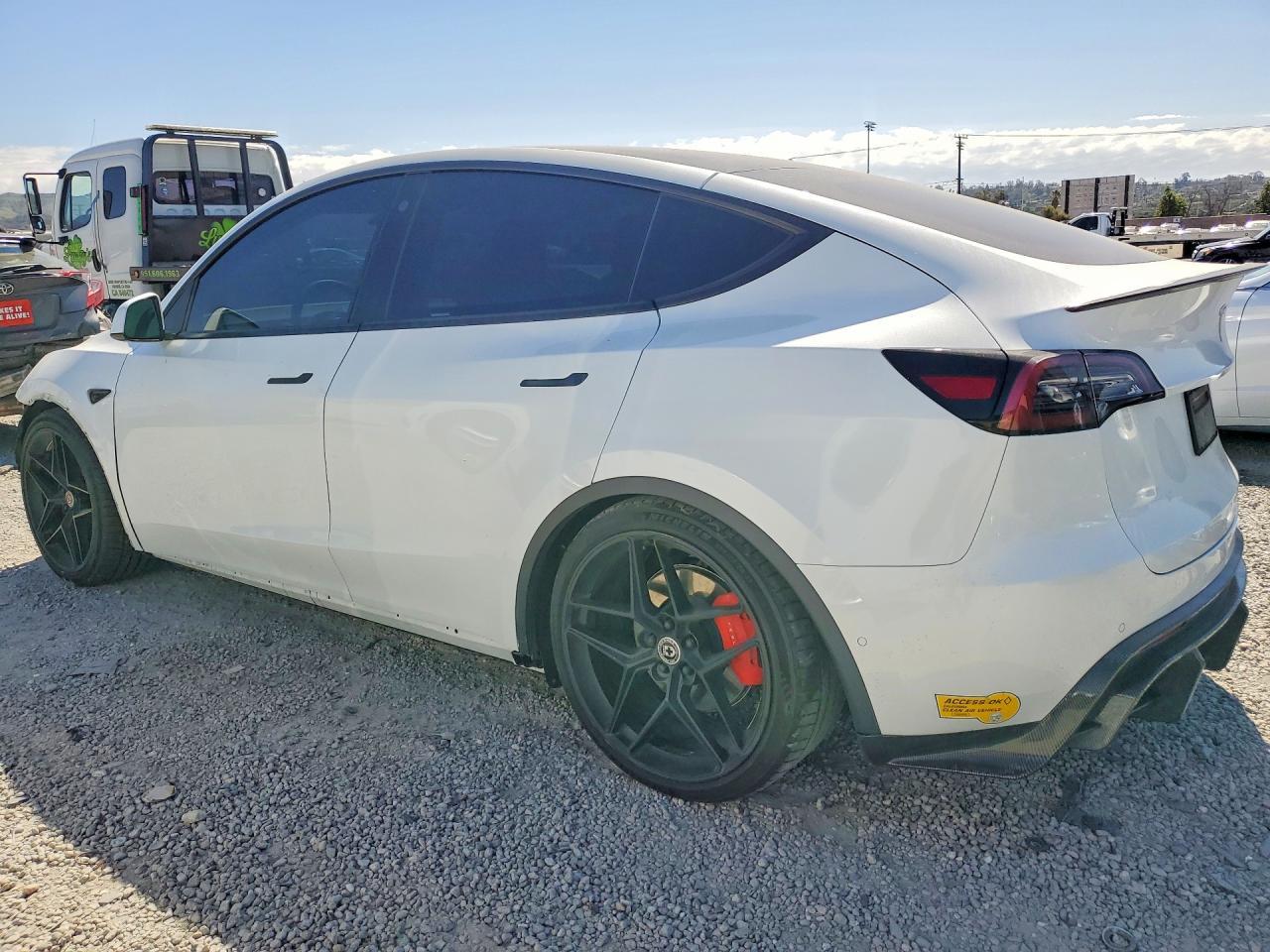 2022 Tesla Model Y - Image 2