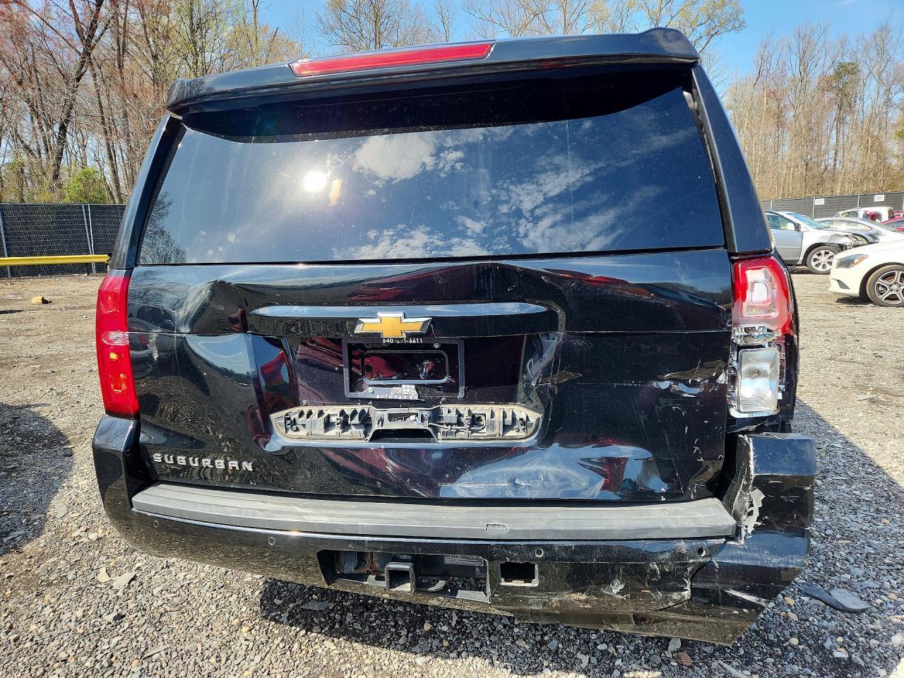 2019 Chevrolet Suburban K1500 Lt - Image 6