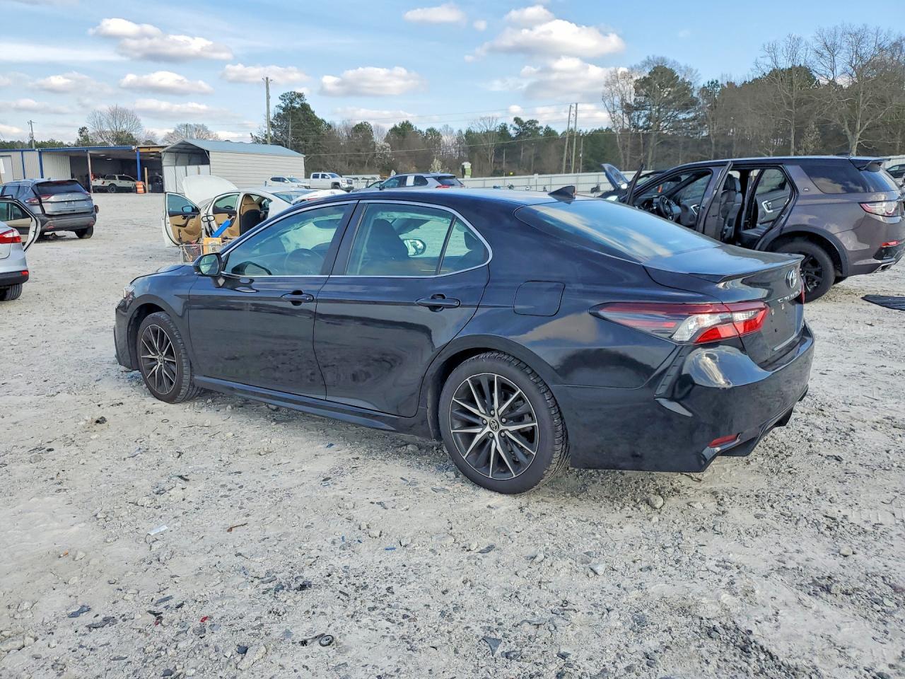 2023 Toyota Camry Se - Фото 2