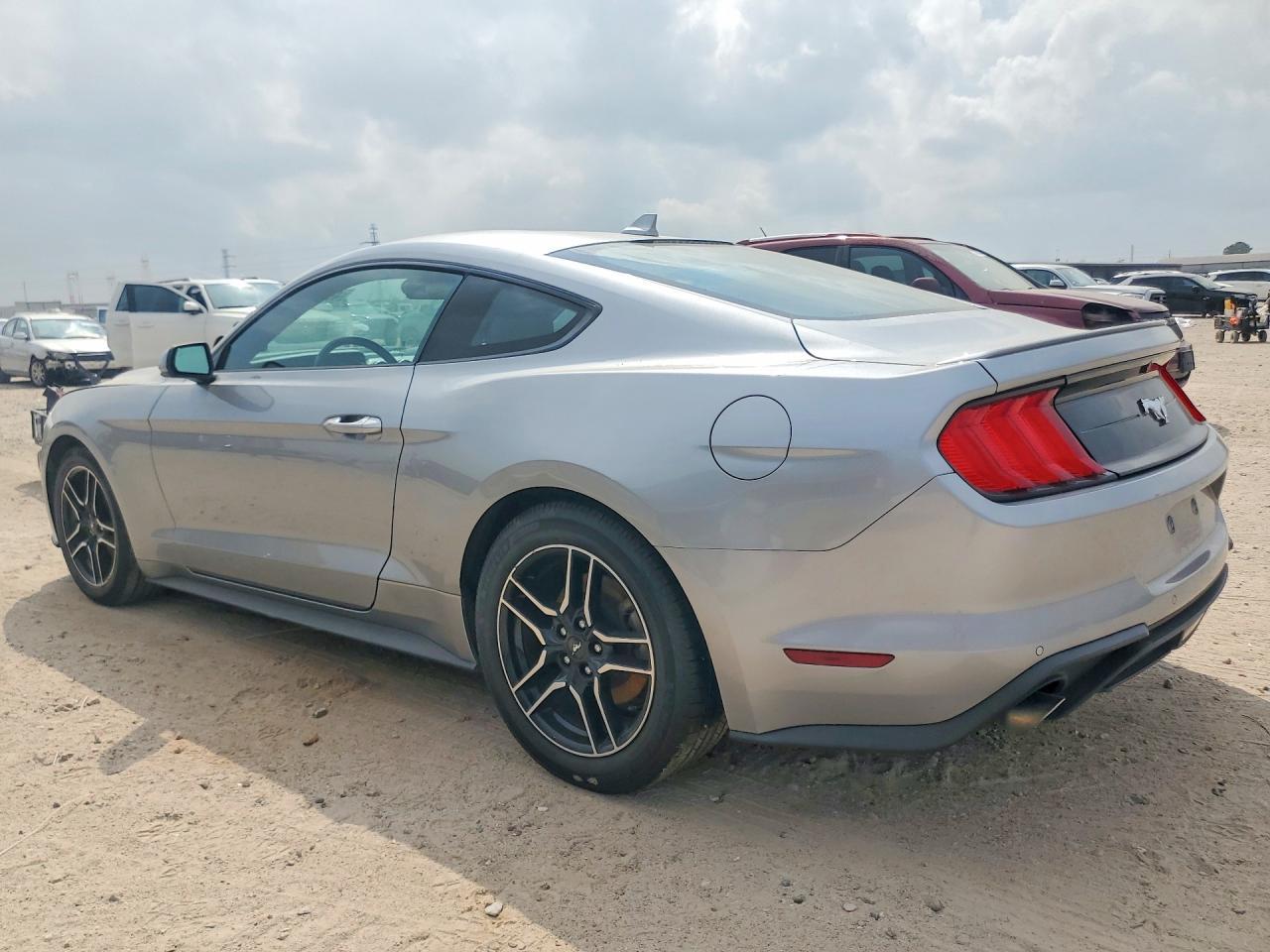 2023 Ford Mustang - Фото 2