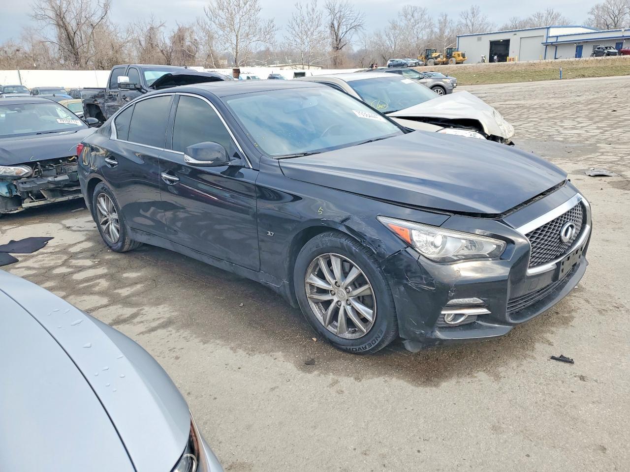 2015 Infiniti Q50 Premium - Image 4