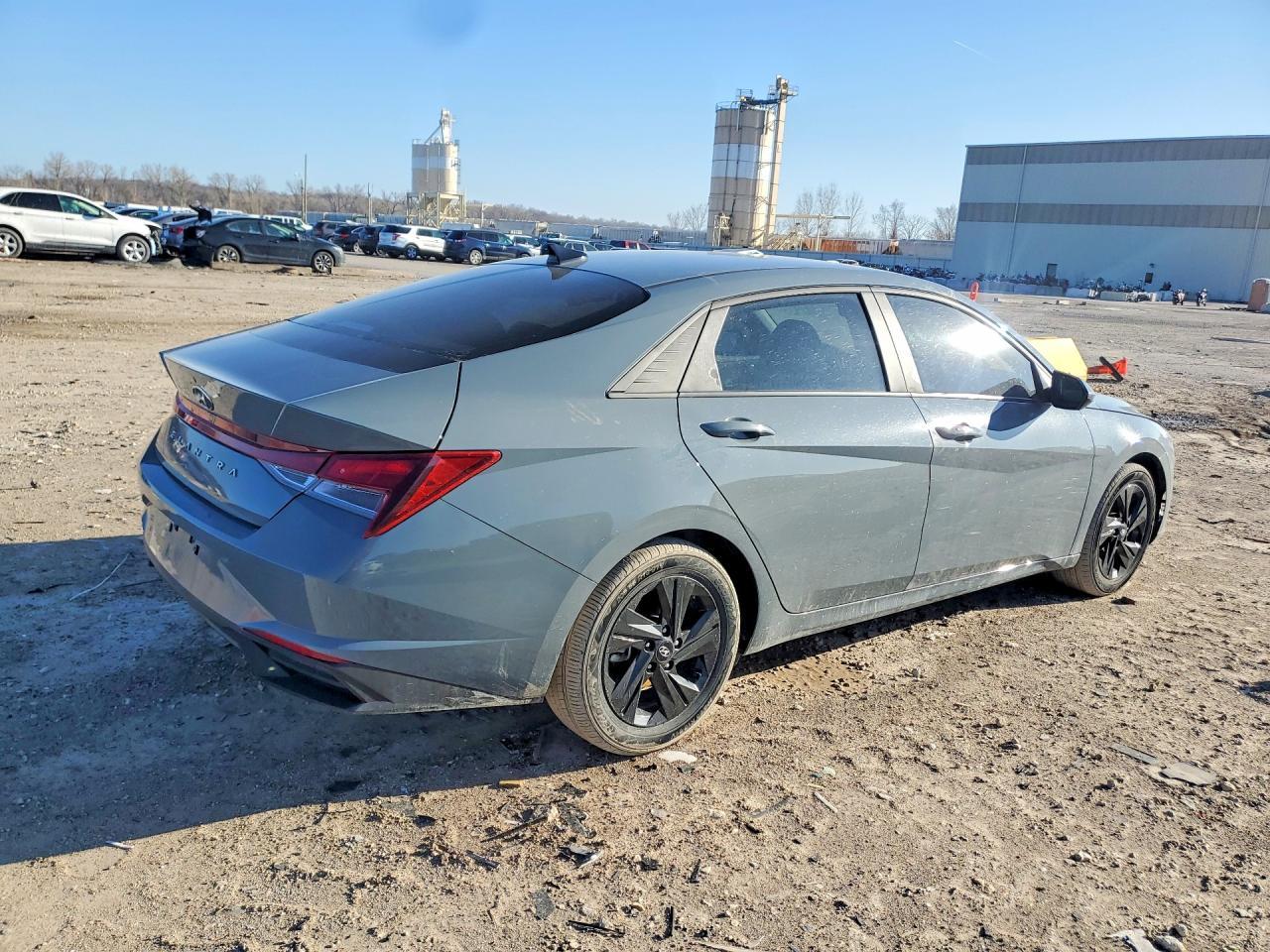 2023 Hyundai Elantra Sel - Фото 3