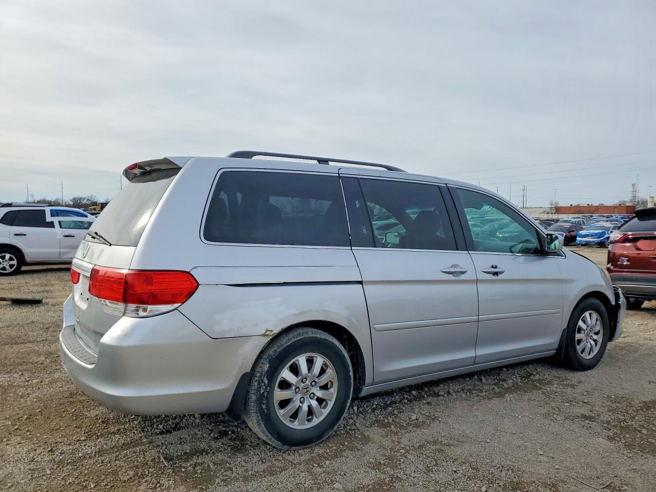 2010 Honda Odyssey - Фото 3