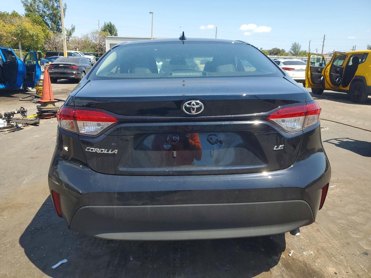2025 Toyota Corolla Le - Фото 6