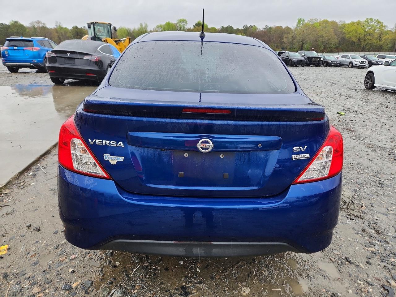 2018 Nissan Versa Sv - Фото 6
