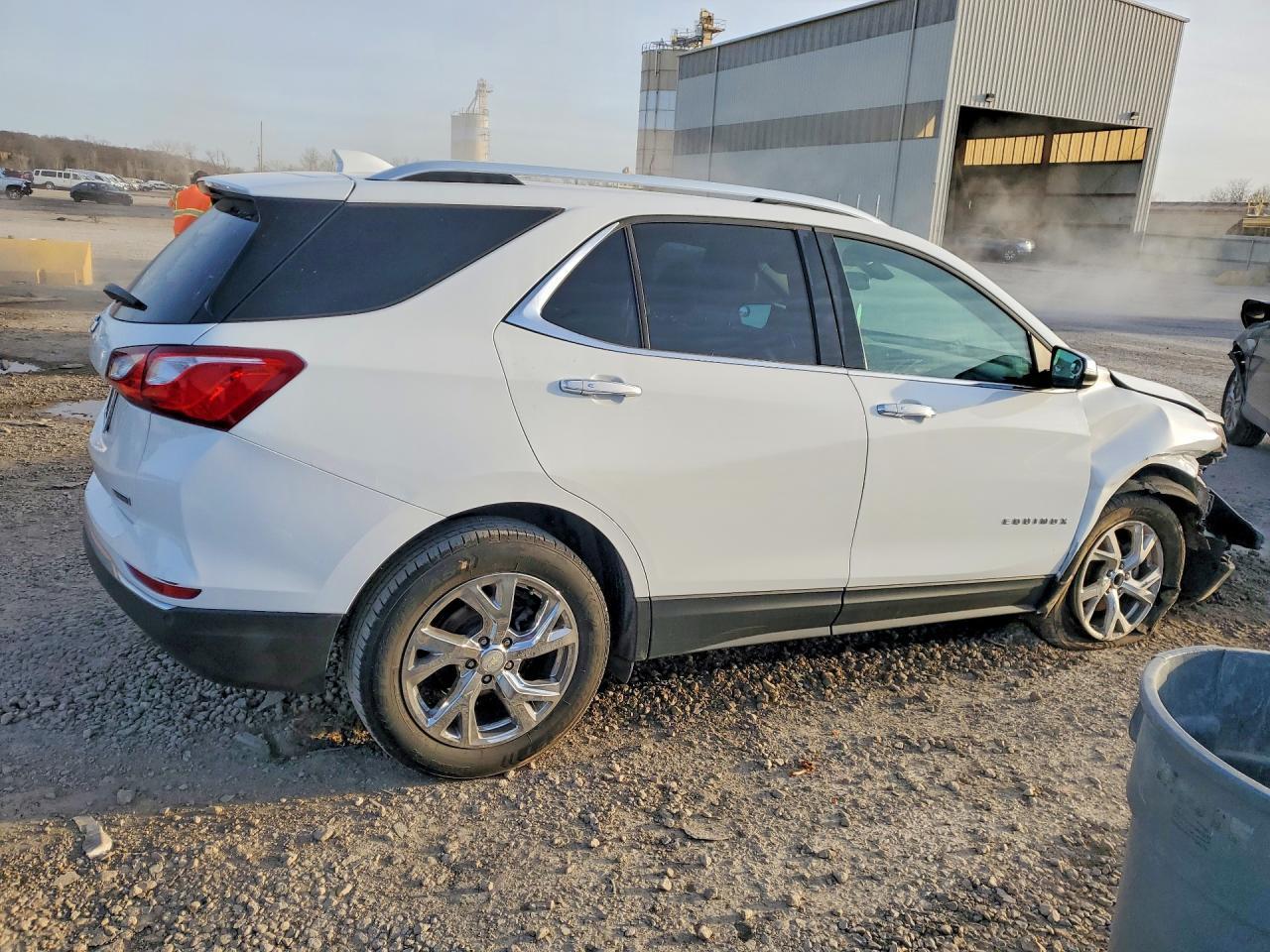 2018 Chevrolet Equinox Premier - Image 3