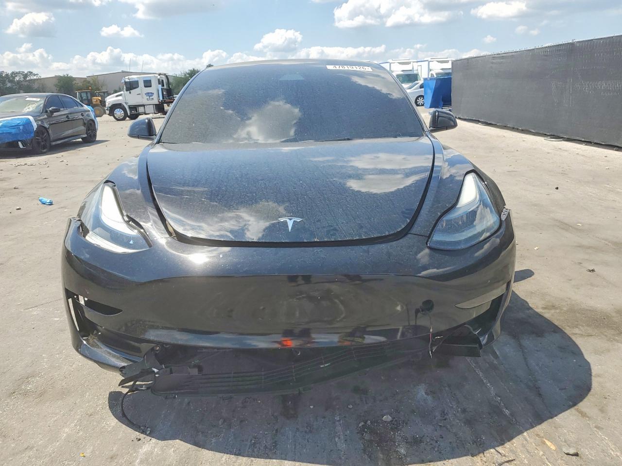 2023 Tesla Model 3 - Фото 5