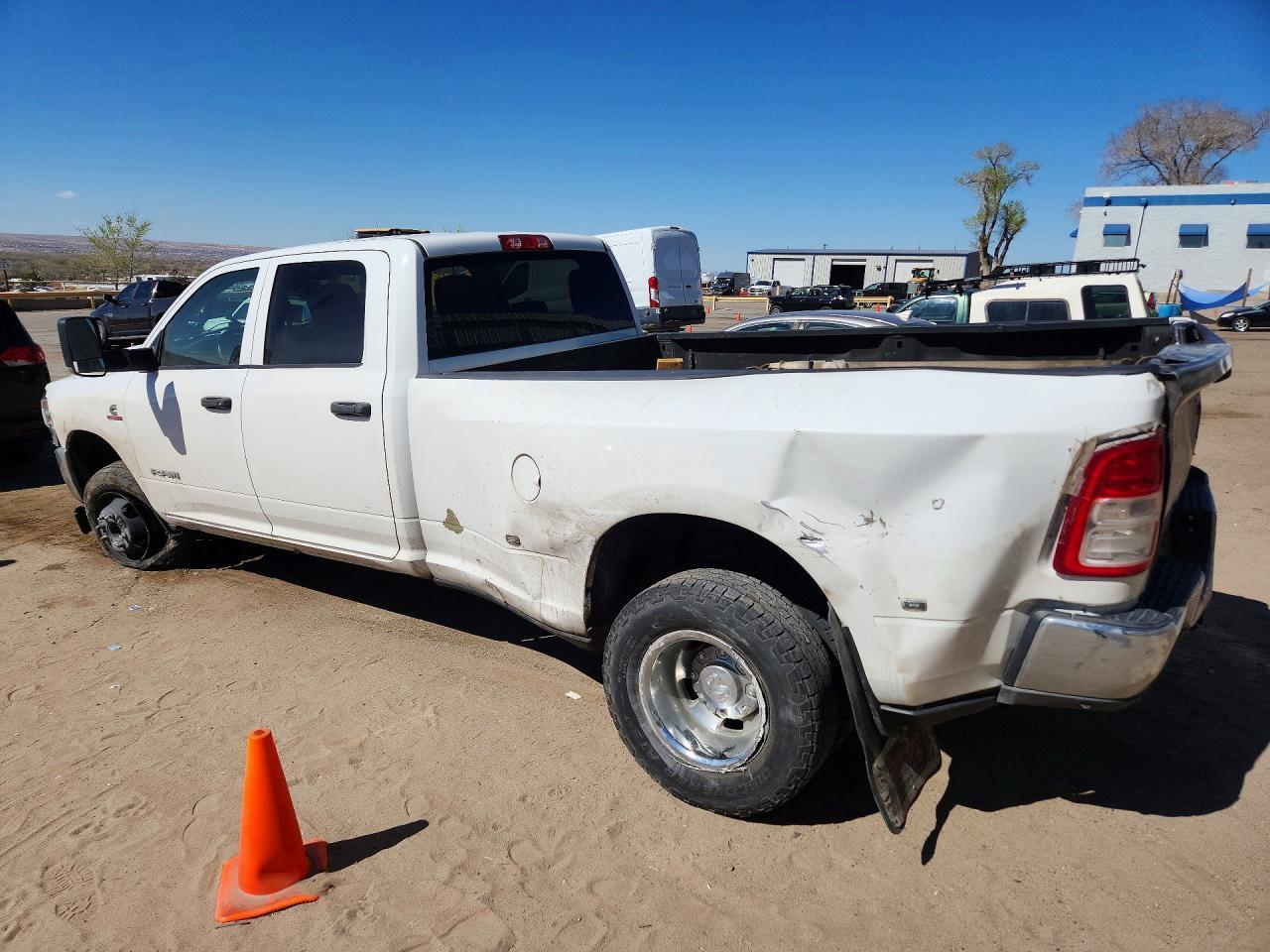 2019 Ram Trucks 3500 Tradesman - Фото 2