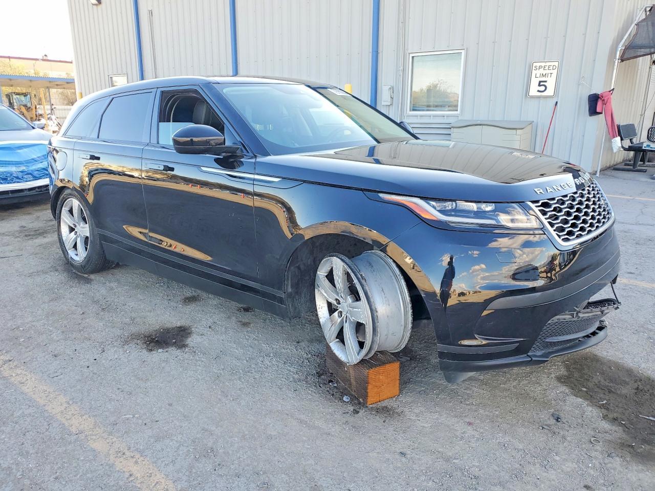 2018 Land Rover Range Rover Velar S - Image 4