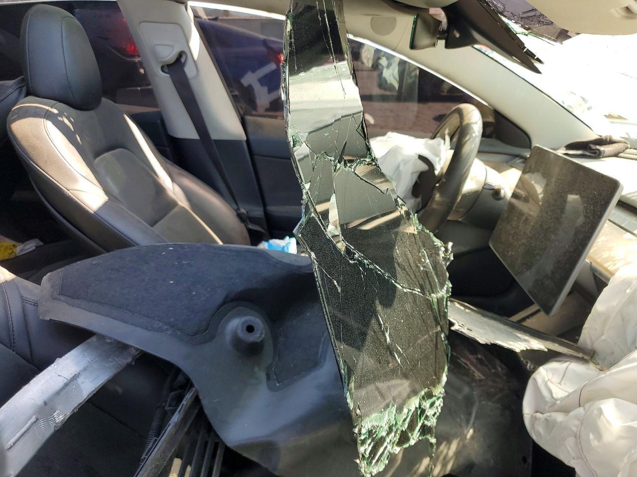 2022 Tesla Model 3 - Фото 7