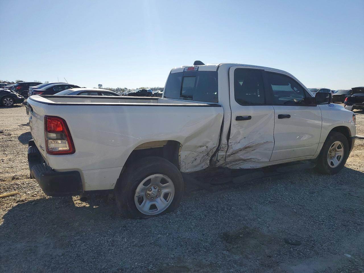 2023 Ram 1500 Tradesman - Фото 3