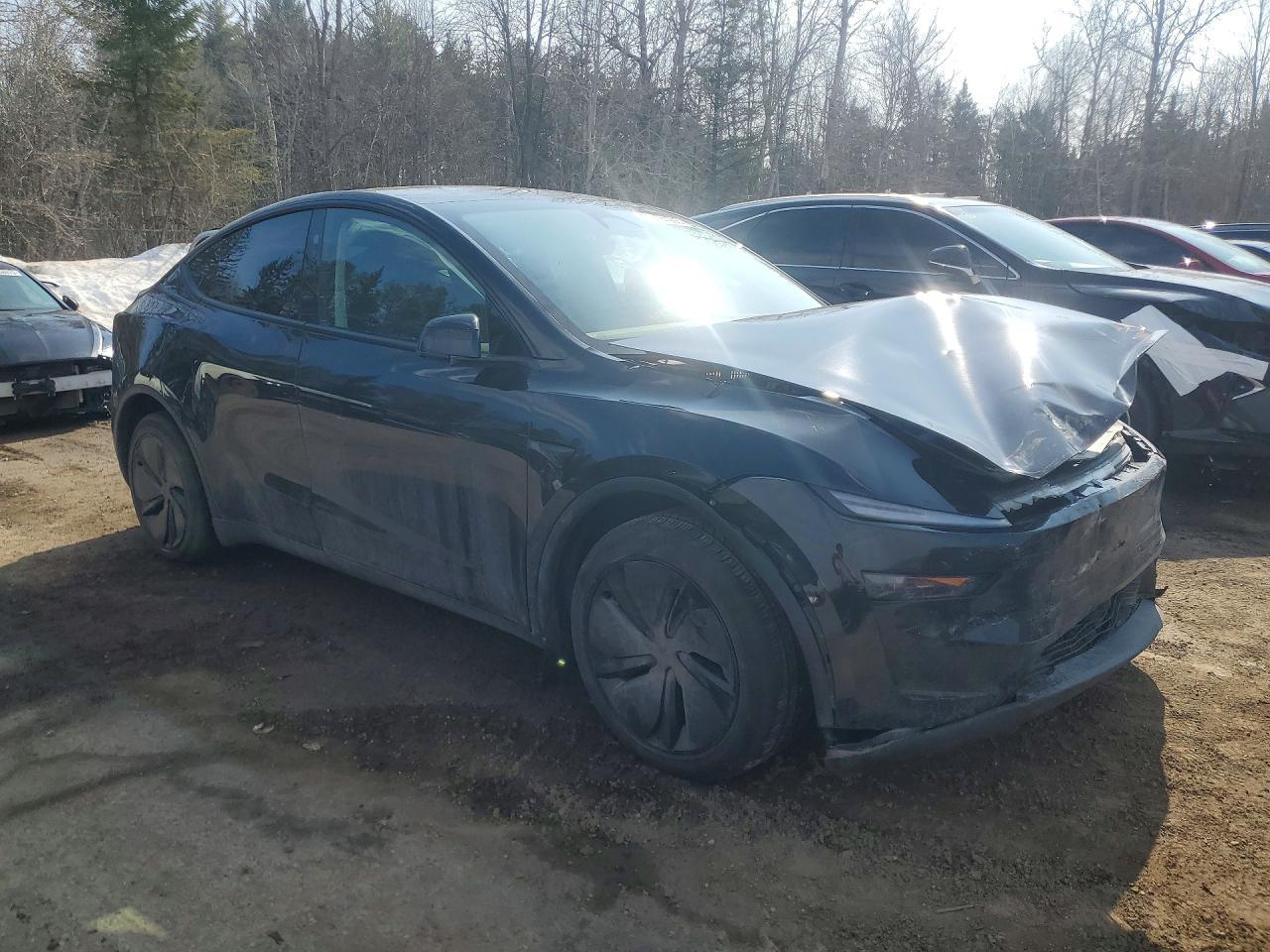 2026 Tesla Model Y - Фото 4