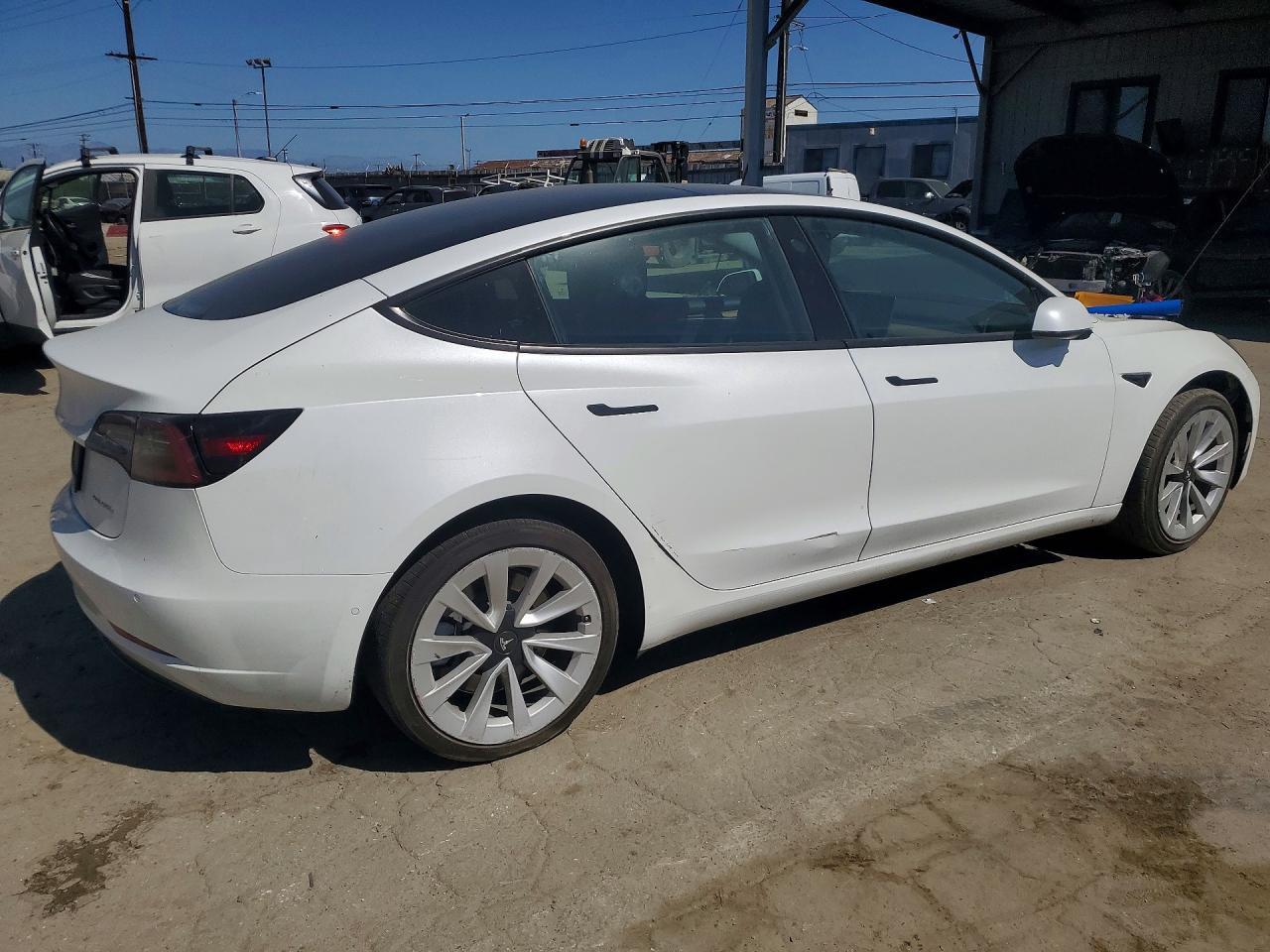 2021 Tesla Model 3 - Image 3