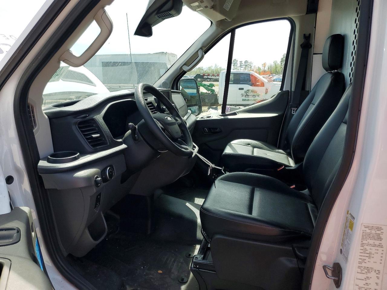 2024 Ford Transit 250 Utility / Service Van - Фото 7