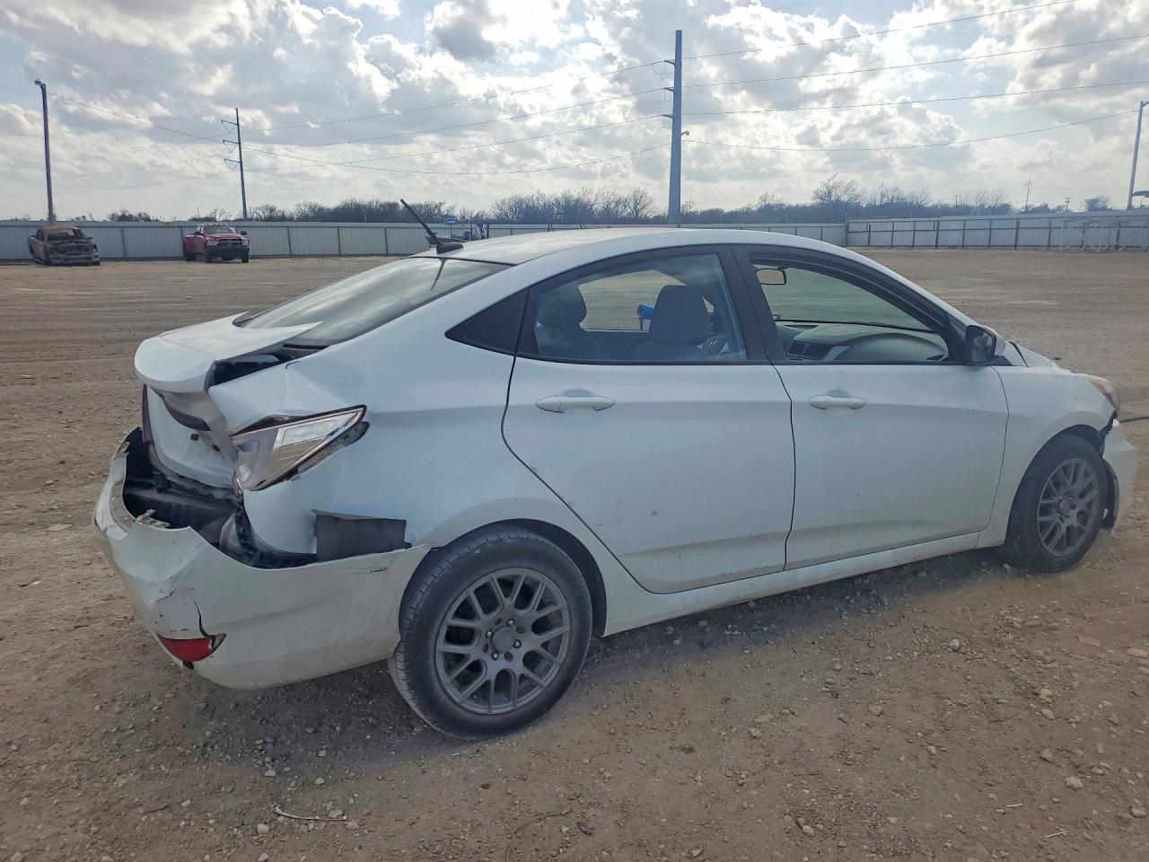 2016 Hyundai Accent Se - Фото 3
