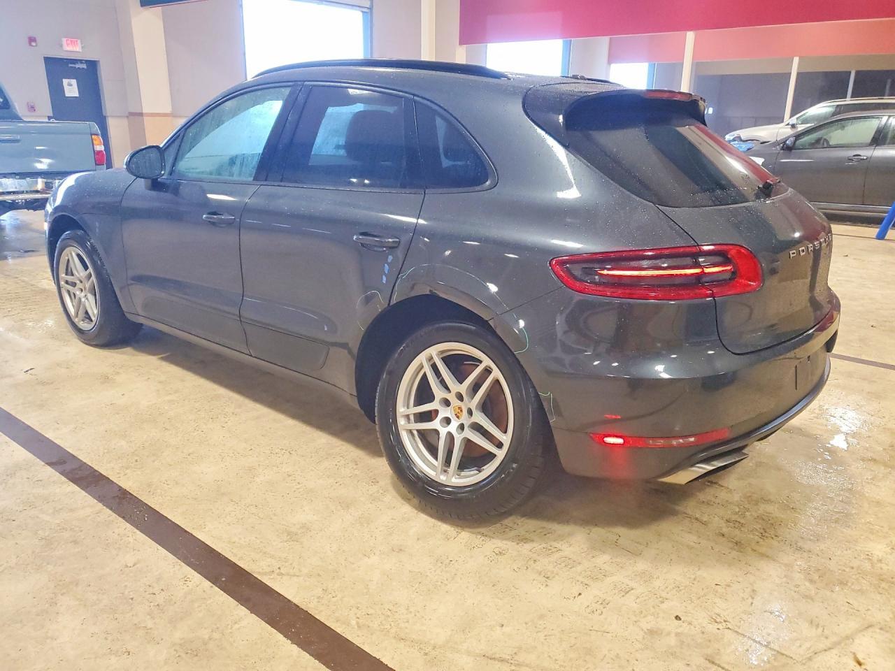 2018 Porsche Macan - Image 2
