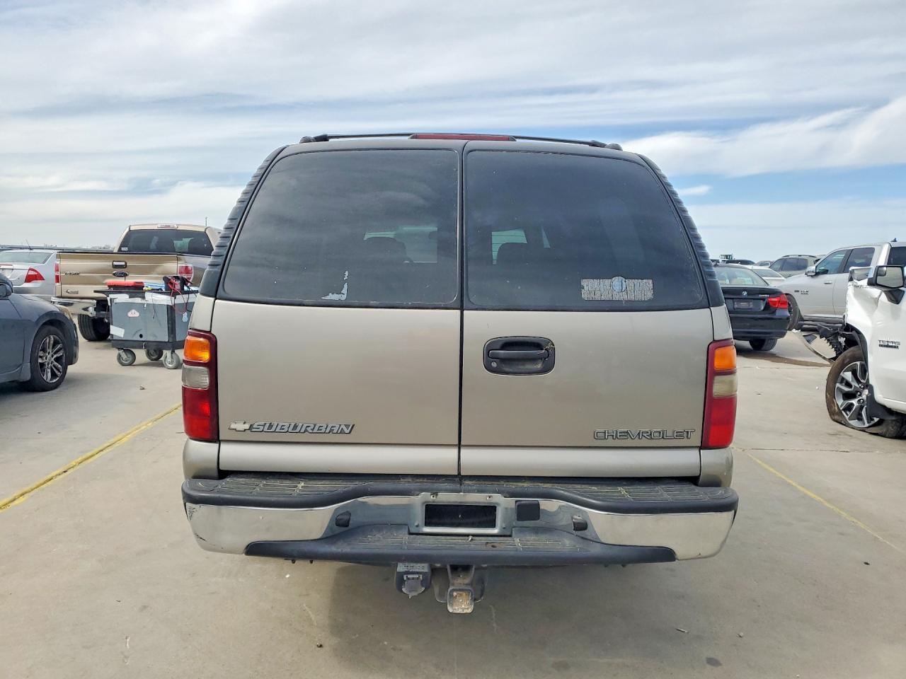 2003 Chevrolet Suburban - Image 6