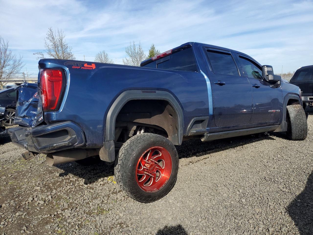 2022 GMC Sierra K2500 At4 - Image 3