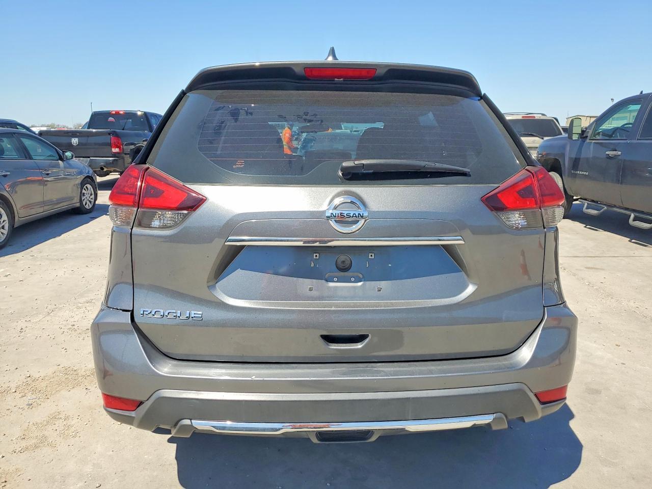2017 Nissan Rogue - Image 6