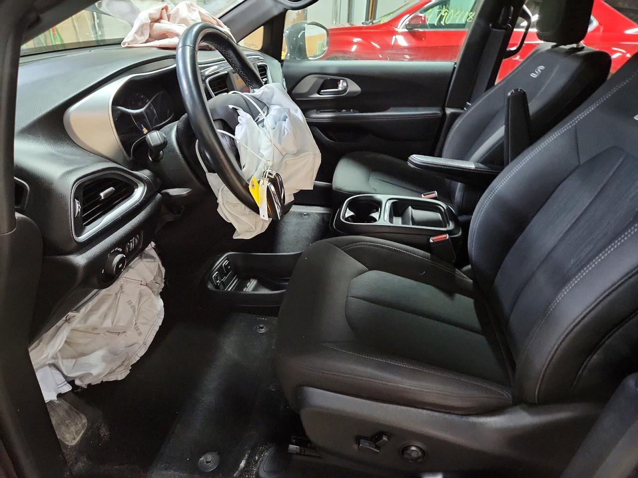 2019 Chrysler Pacifica Touring Plus - Image 7