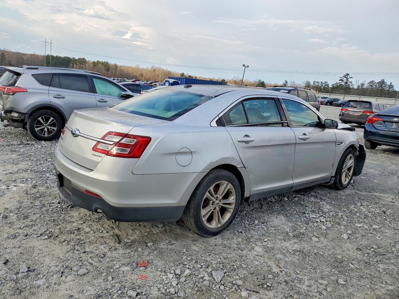 2015 Ford Taurus Se - Фото 3