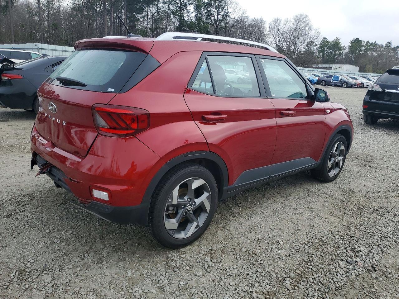 2024 Hyundai Venue Sel - Image 3