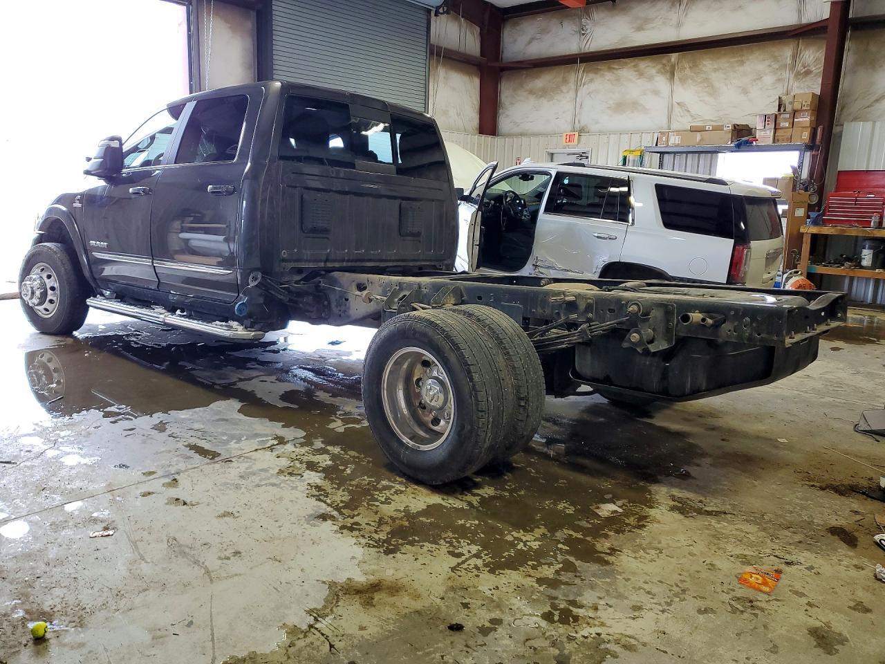 2023 Ram 3500 - Фото 2