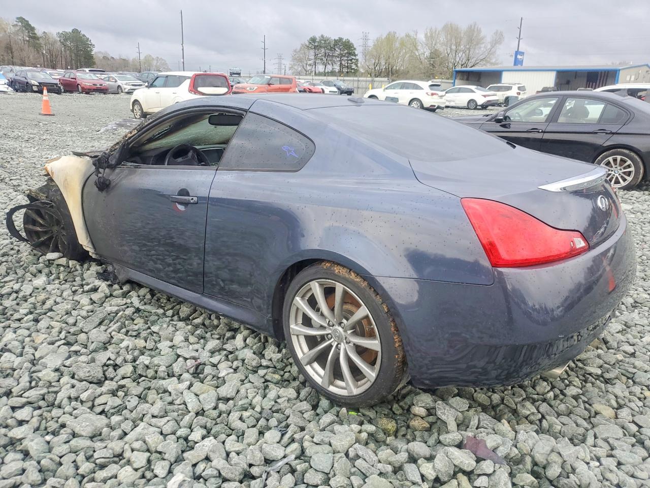2009 Infiniti G37 Coupe Base - Image 2