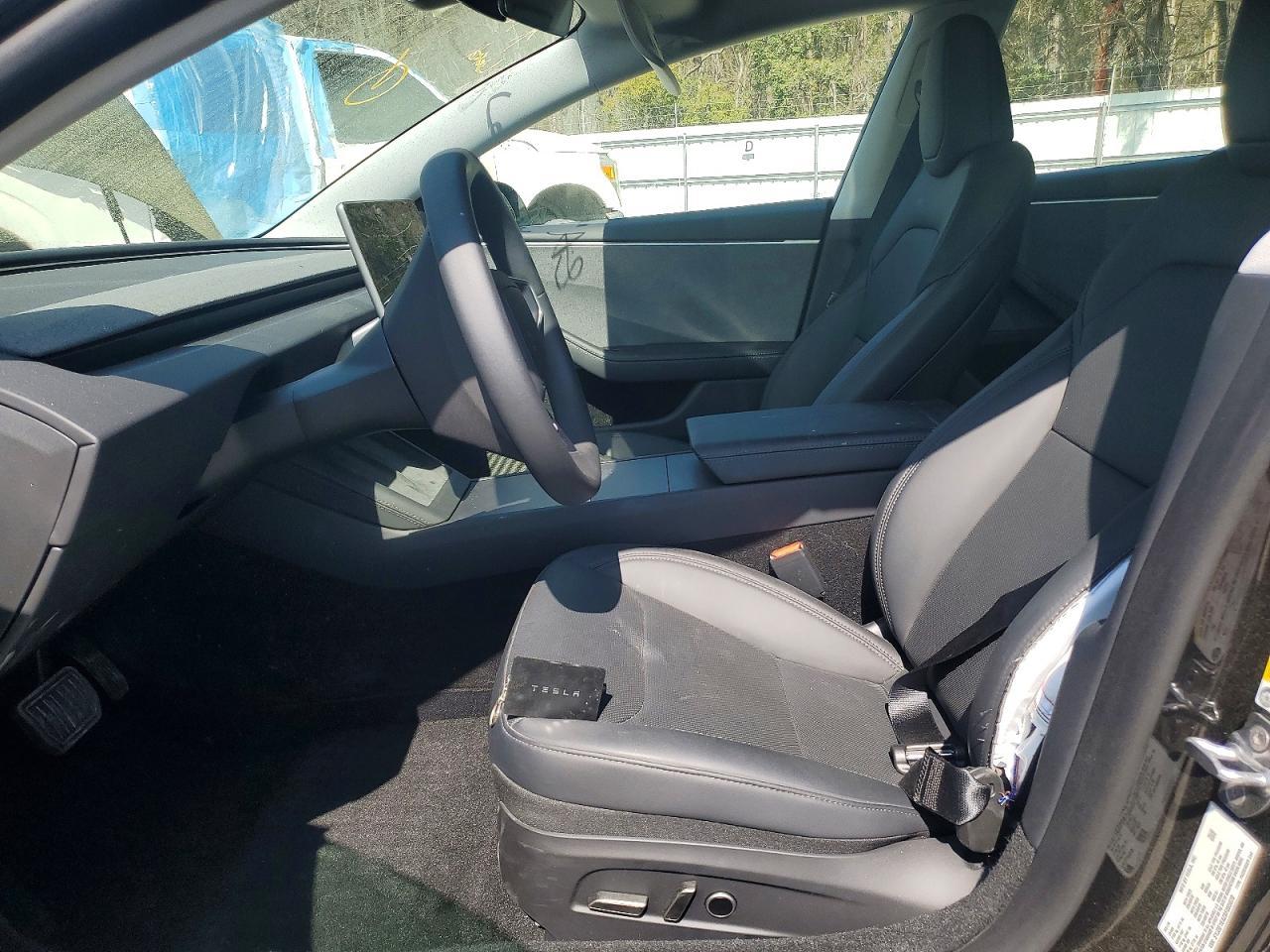 2025 Tesla Model 3 - Image 7