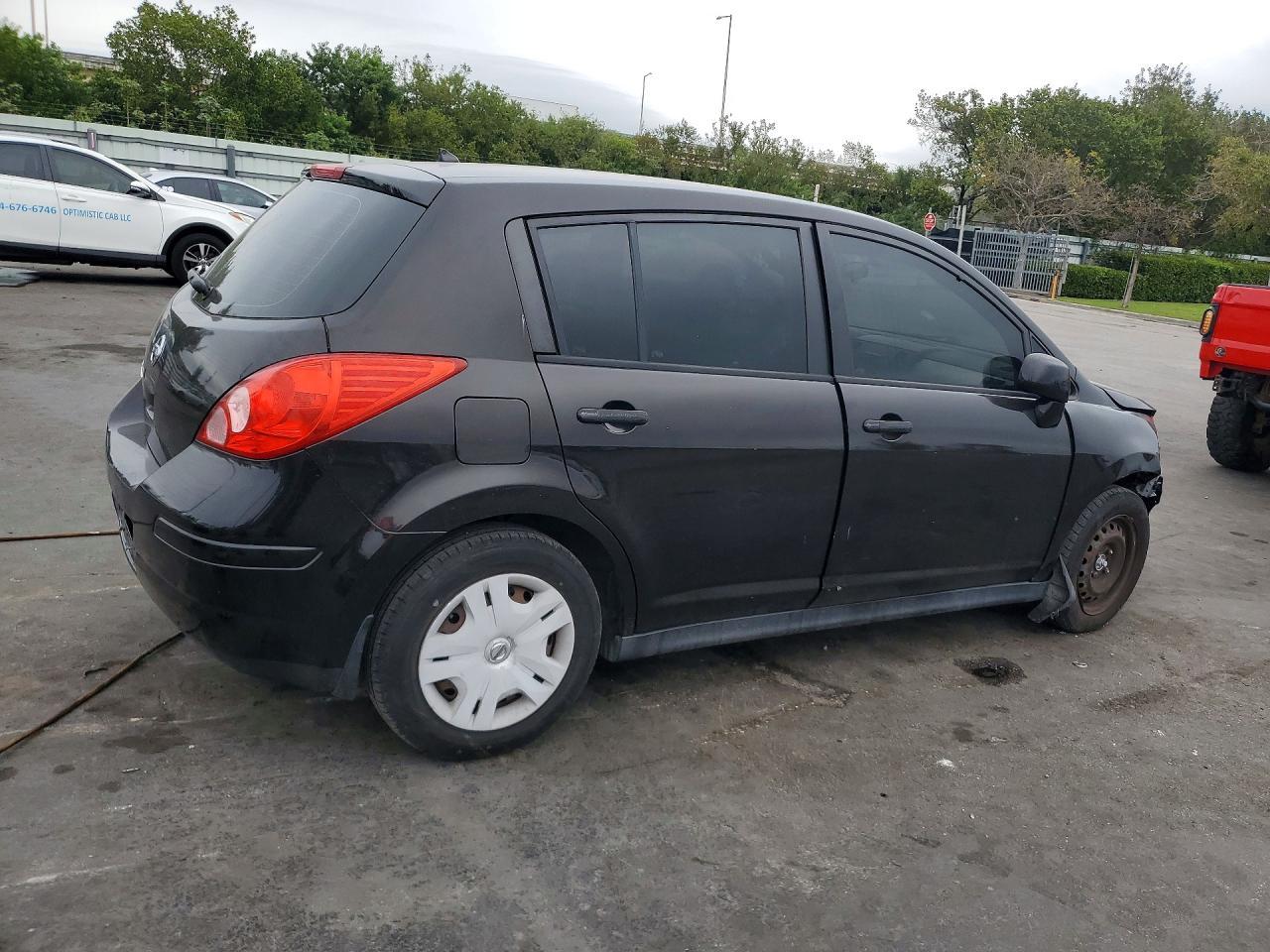 2012 Nissan Versa - Фото 3
