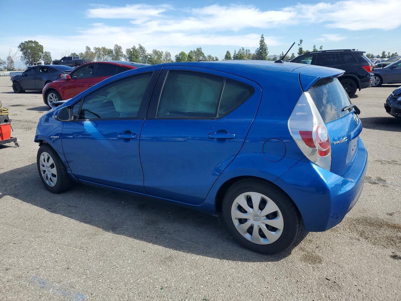 2014 Toyota Prius C One - Image 2