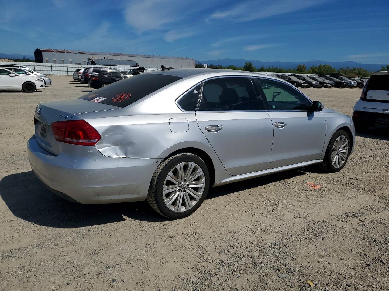 2015 Volkswagen Passat Se - Image 3