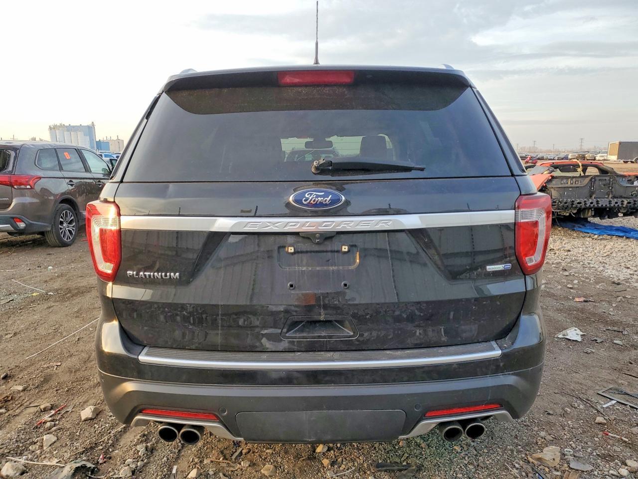 2019 Ford Explorer Platinum - Image 6