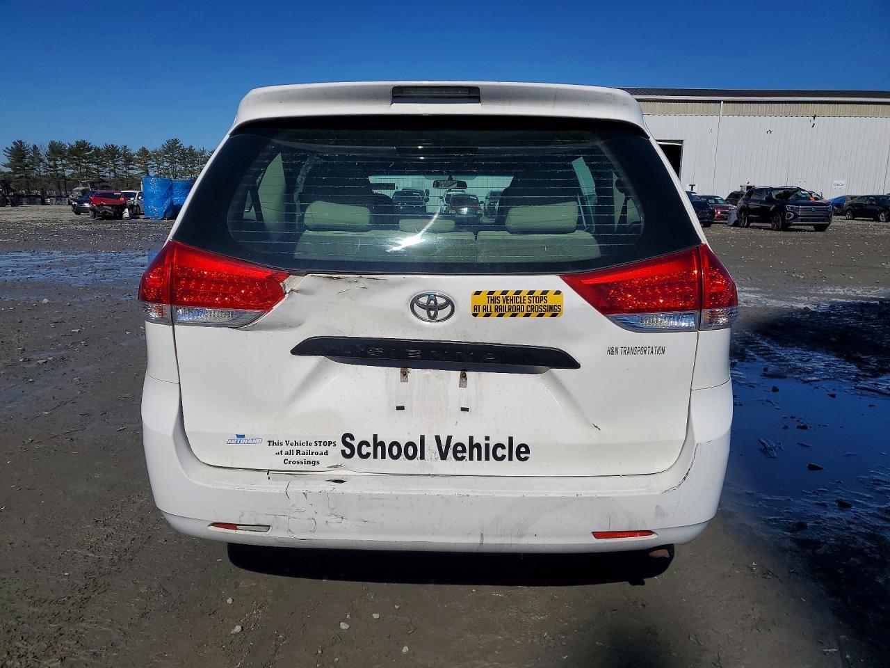 2014 Toyota Sienna L 7-Passenger - Фото 6