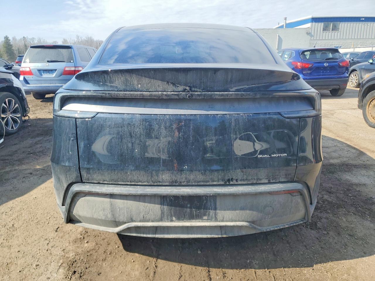 2026 Tesla Model Y - Фото 6