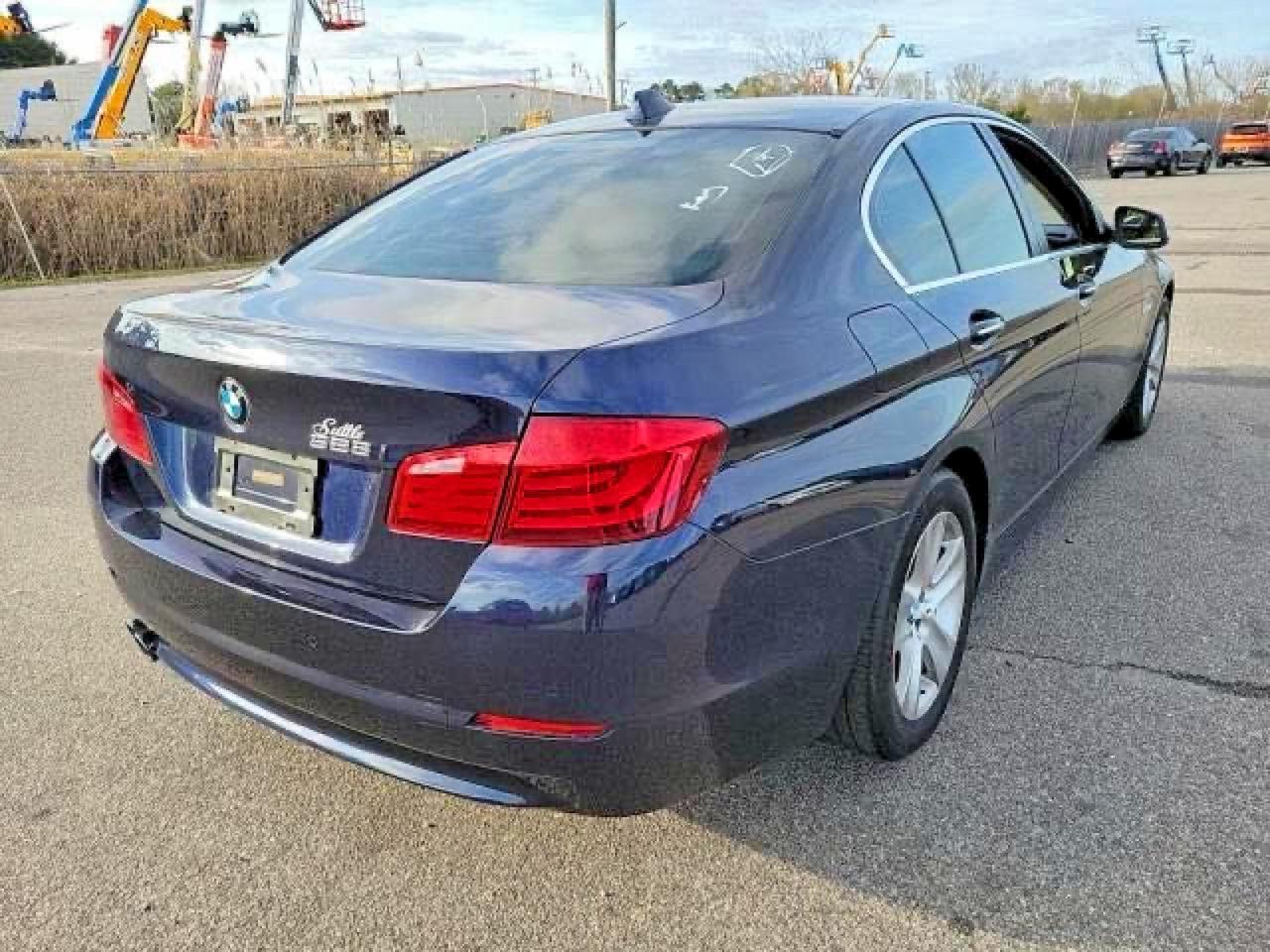 2011 BMW 528 I - Image 4