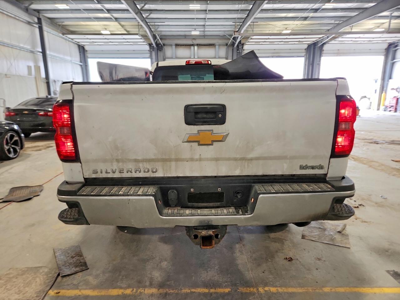 2015 Chevrolet Silverado K2500 Heavy Duty - Image 6