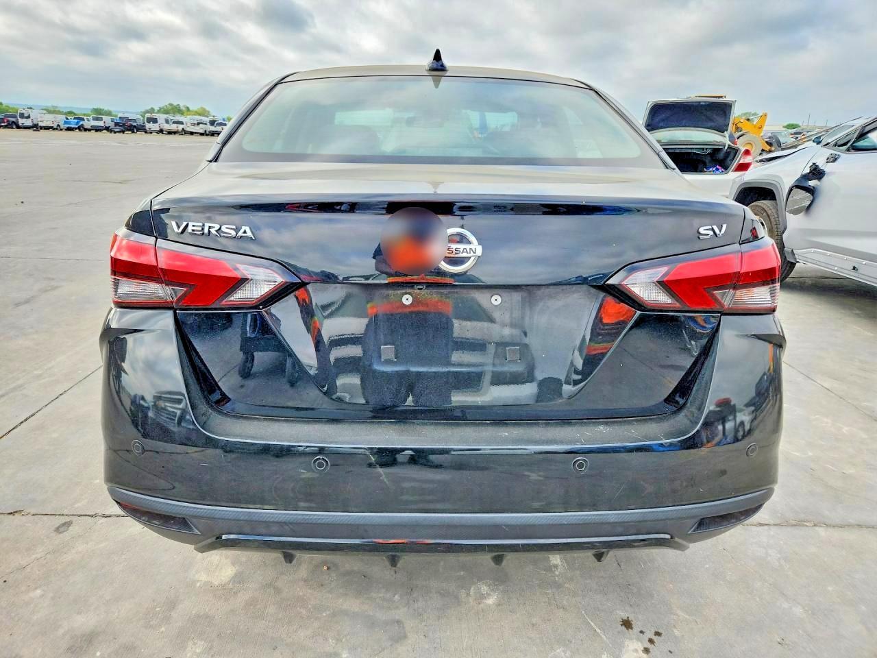 2021 Nissan Versa Sv - Image 6