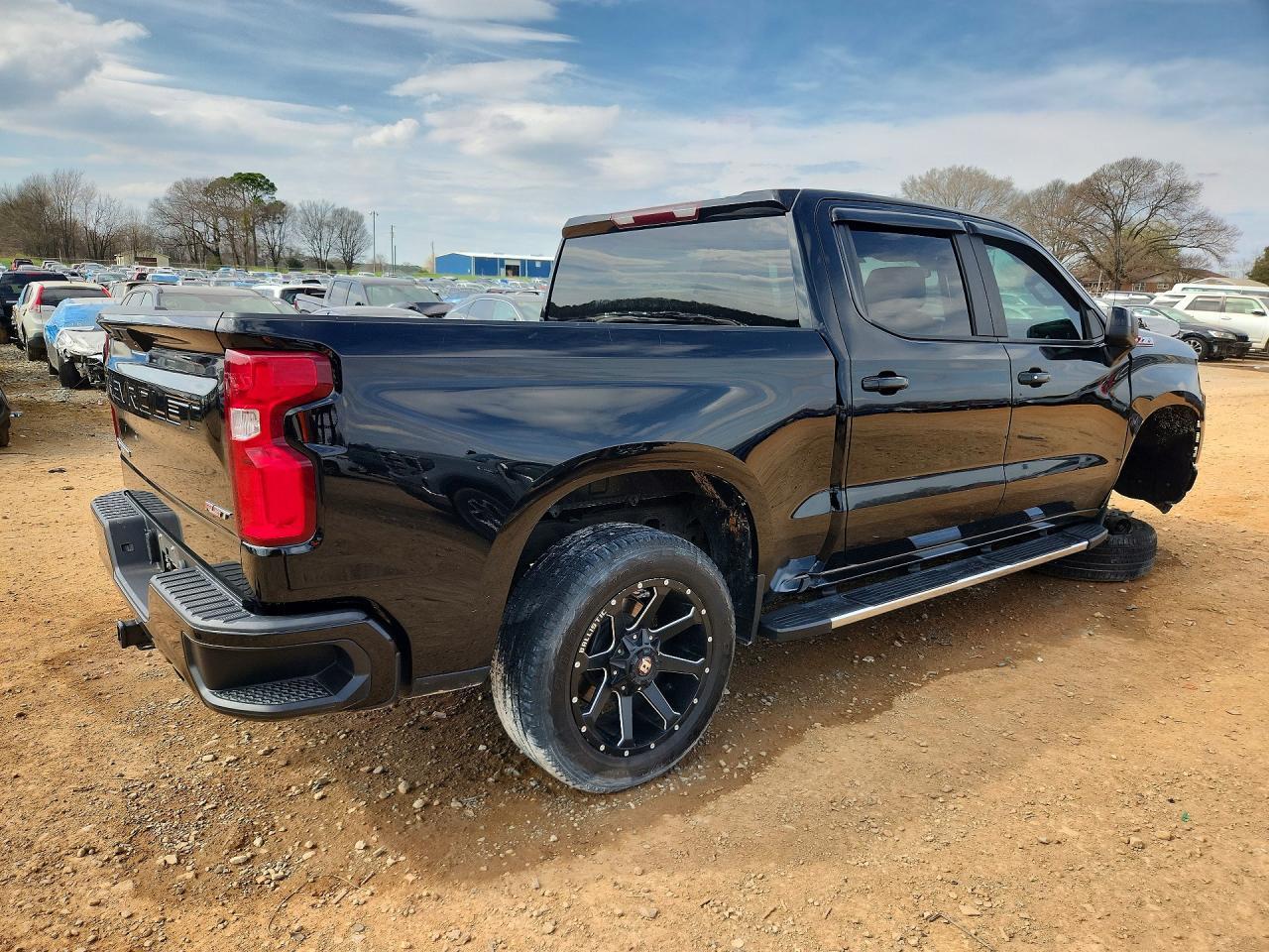 2020 Chevrolet Silverado K1500 Rst - Фото 3